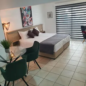 Bay Apartament Larnaca