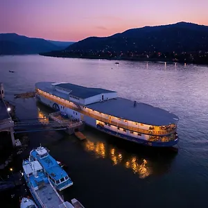 Aquamarina Botel Visegrád
